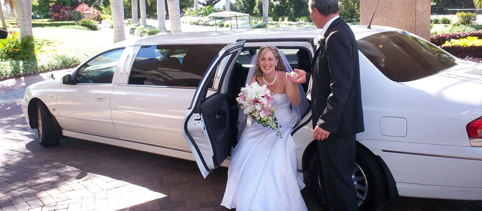 Bridal Wedding car stretch limousine